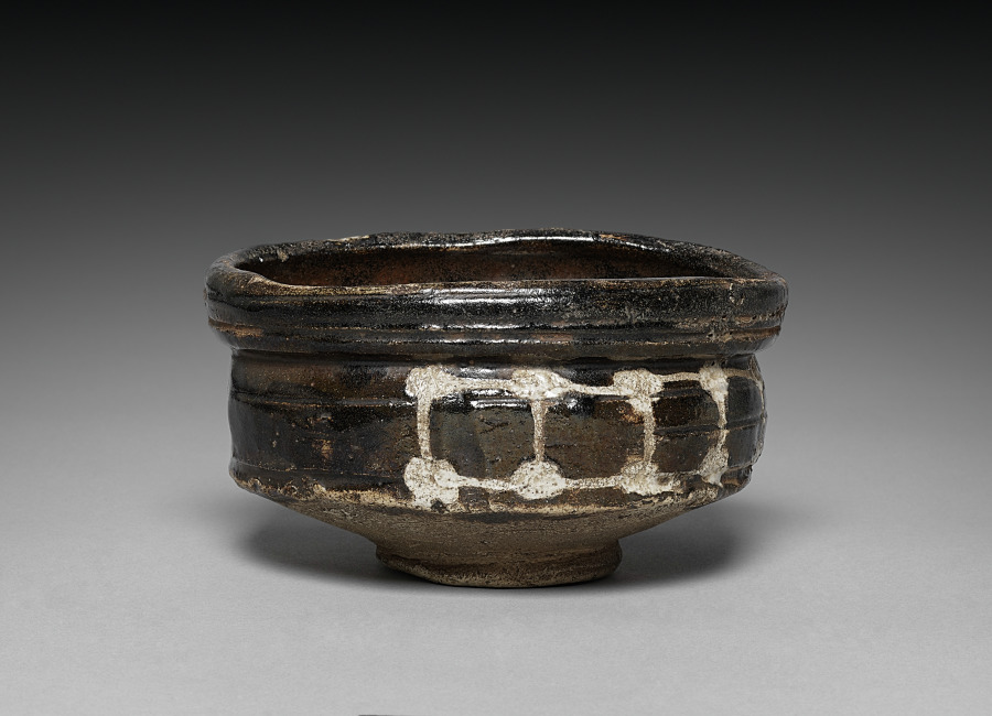 Urban Form: Clog-shaped Teabowl